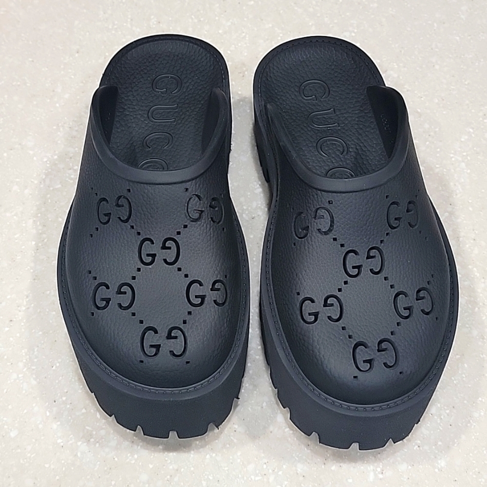 Women's platform perforated Gucci sandal